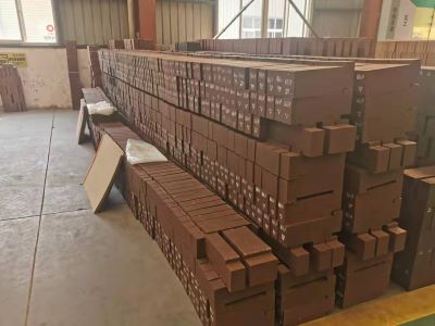 Fused rebonded magnesia-chrome bricks