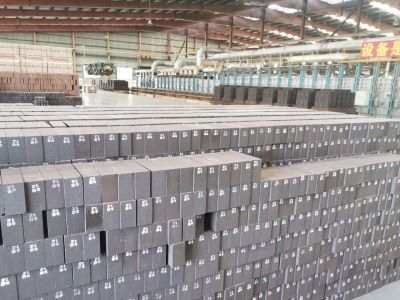 Semi-rebonded magnesia-chrome bricks