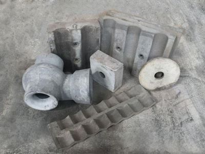 Silicon nitride bonded silicon carbide bricks